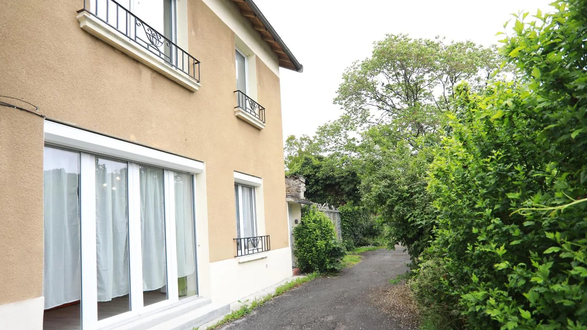 Nyaraló Ma Maison Au Bord De L'Eau Villefranche-de-Rouergue
